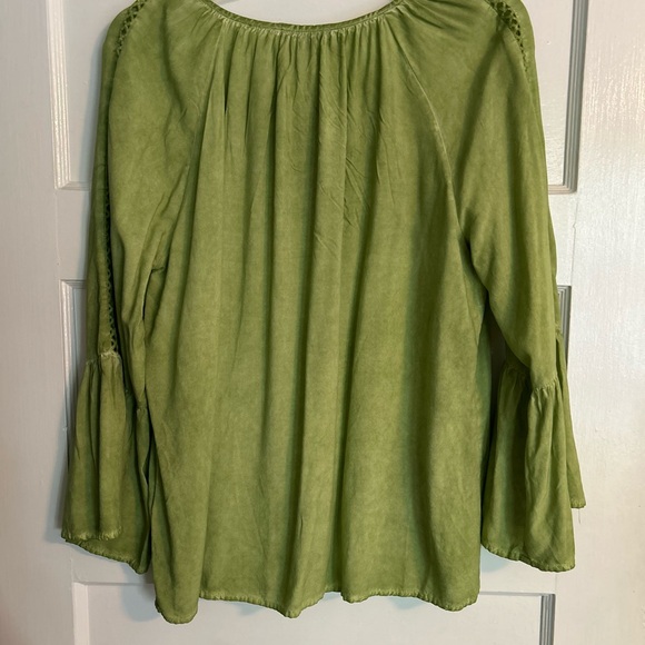 Floral & Ivy boho bell sleeved top, S/M, lime green - Picture 4 of 7